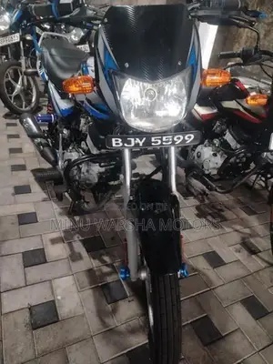 Bajaj CT100 2025