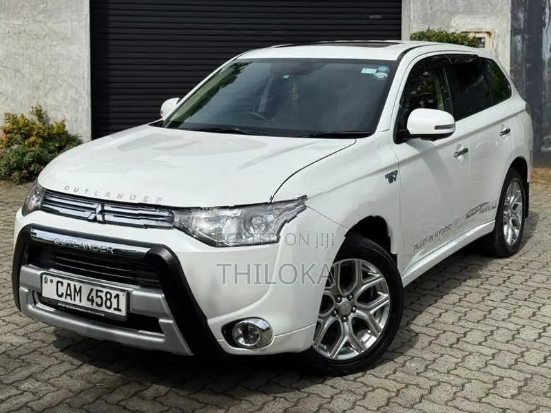 Mitsubishi Outlander G Navi 2015