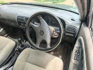 Nissan Sunny 1992