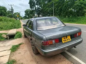 Nissan Sunny 1992