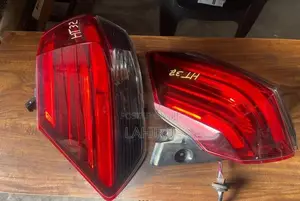 Nissan X-Trail (HT32) Tail Lights