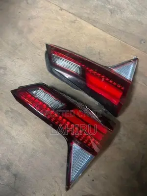 Honda Vezel (Ru3) Dicky Garnish Light