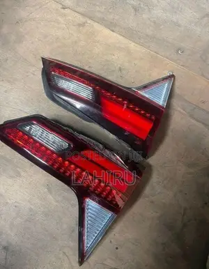 Honda Vezel (Ru3) Dicky Garnish Light