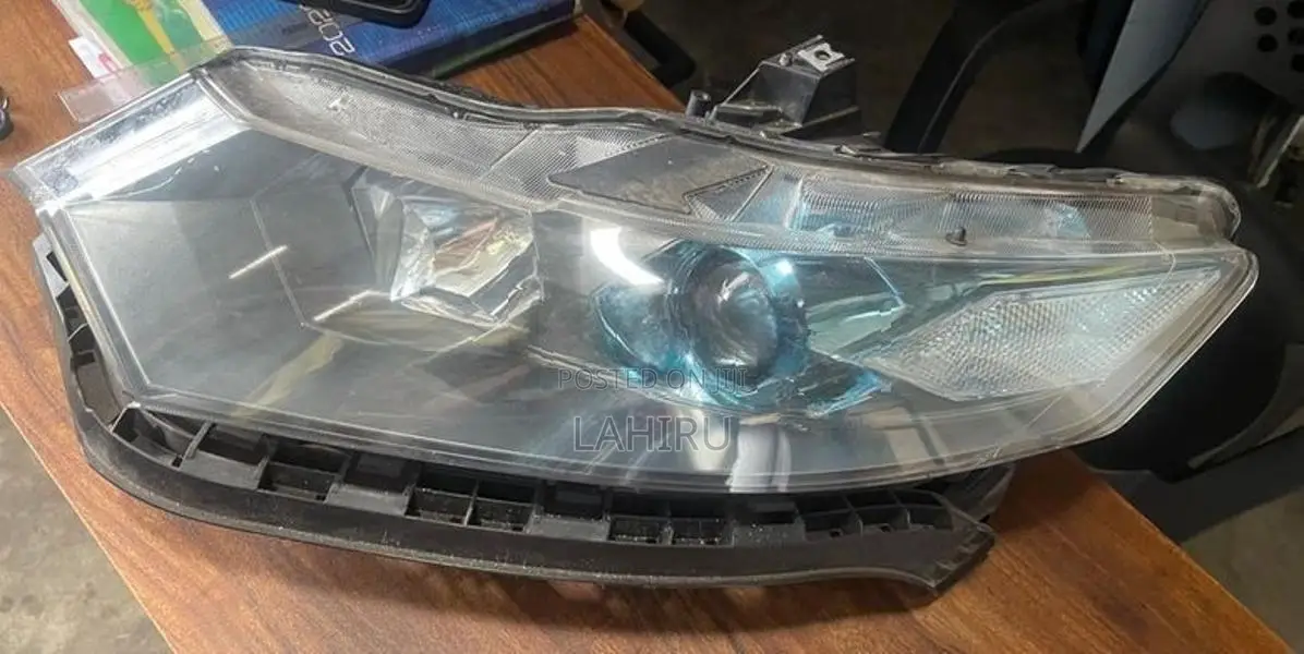 Honda Insight ZE2 Head Light