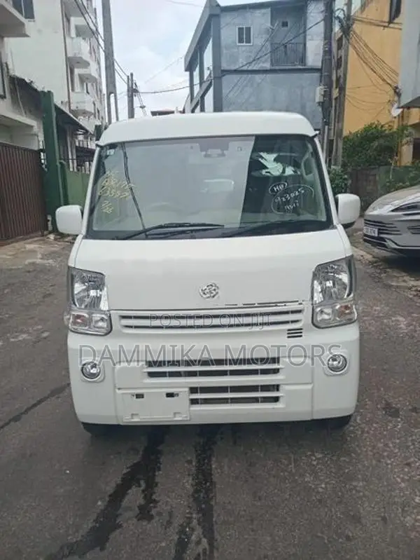 Nissan Clipper 2023