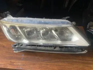 Honda Grace (GM4) Headlight