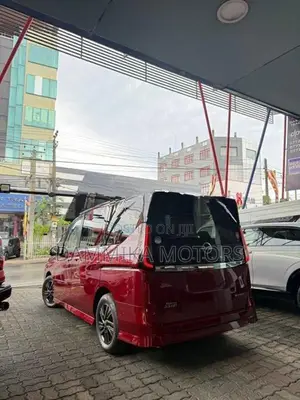 Nissan Serena 2023