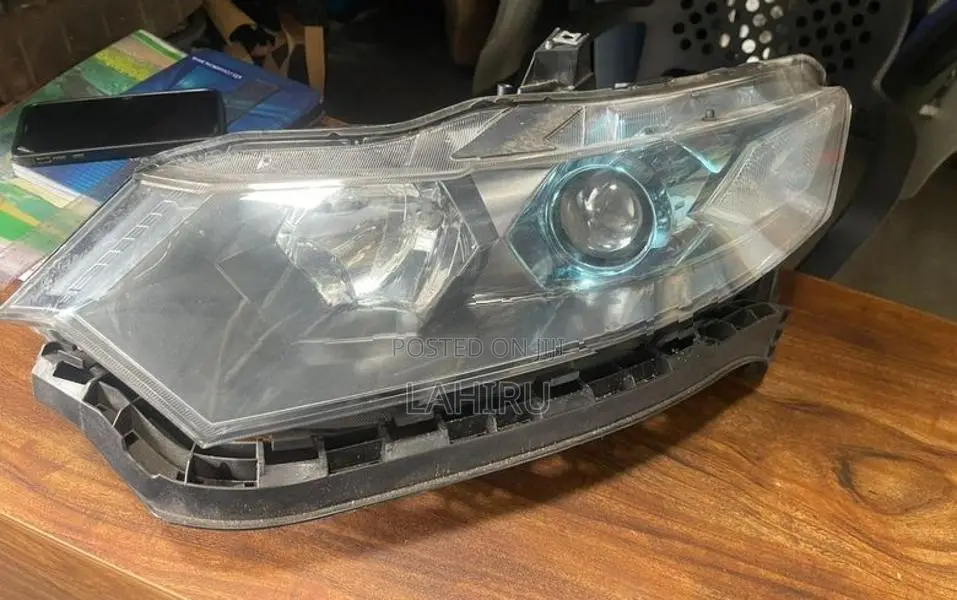 Honda Insight ZE2 Head Light