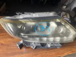 Nissan X-Trail (HT32) Headlight