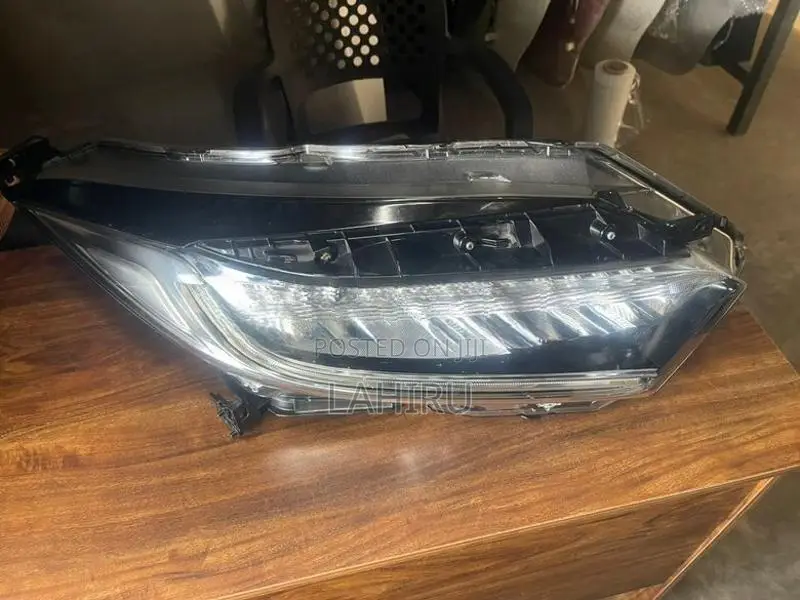 Honda Vezel Ru3 (2018) Headlight