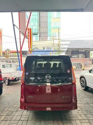 Nissan Serena 2023