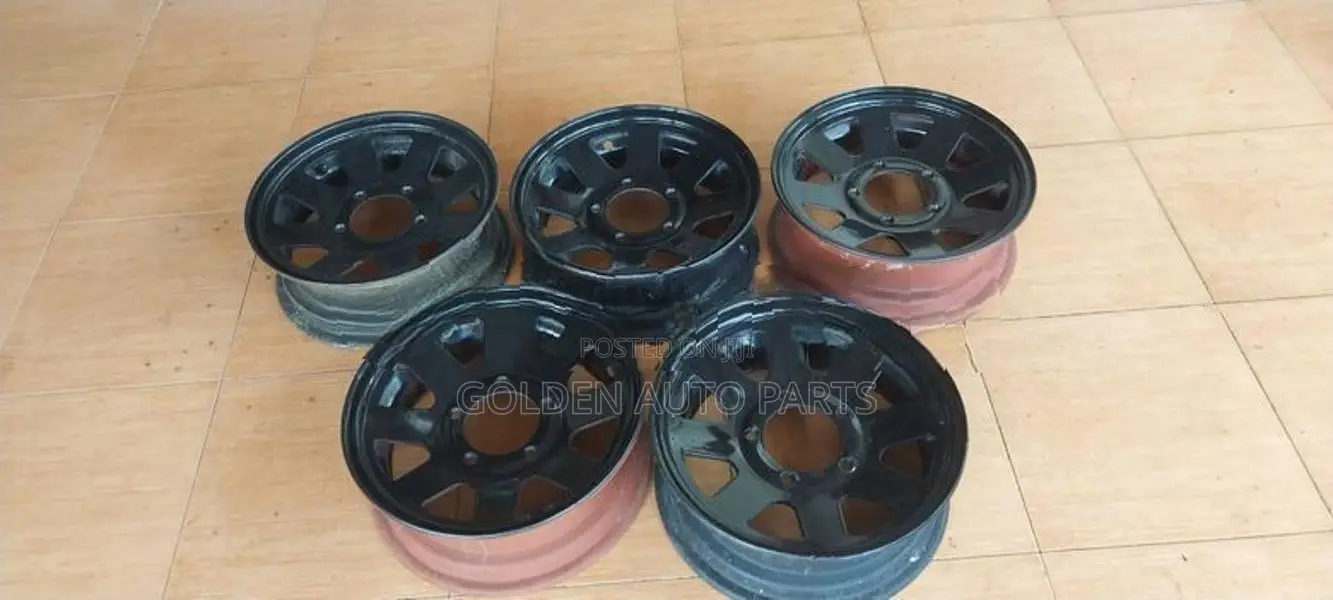 Mitsubishi 4dr5 Jeep Recondition 5 no 15 size rim set