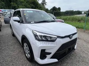 Toyota Raize X Yaris Roomy 2023