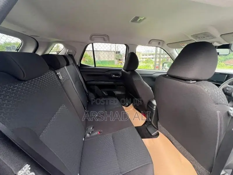 Toyota Raize X Yaris Roomy 2023