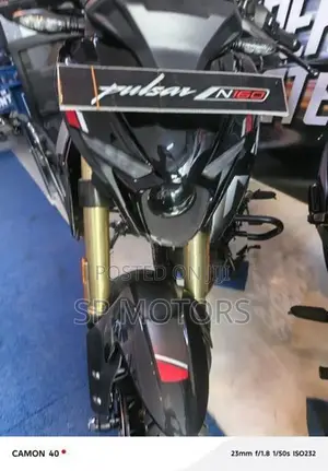 Bajaj Pulsar N160 Premium 2026
