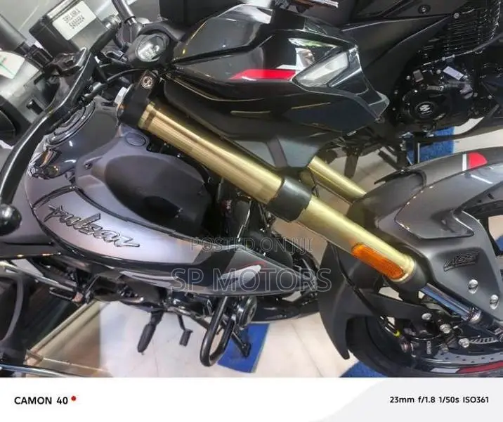 Bajaj Pulsar N160 Premium 2026