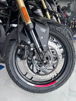 Bajaj Pulsar N160 Premium 2026