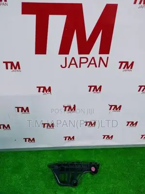 Toyota Prius Front Bumper Retainer