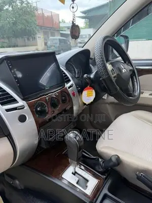 Mitsubishi Montero Sport 2012