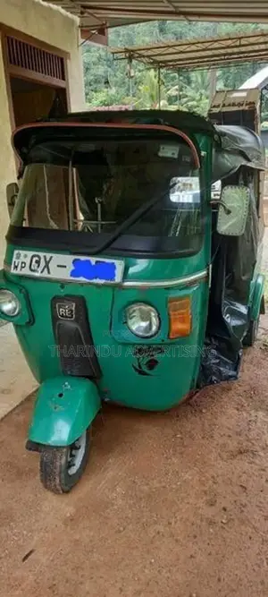 Bajaj RE 4 stroke 2010