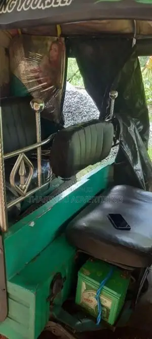 Bajaj RE 4 stroke 2010