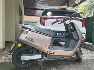 Yadea Epoc 2022