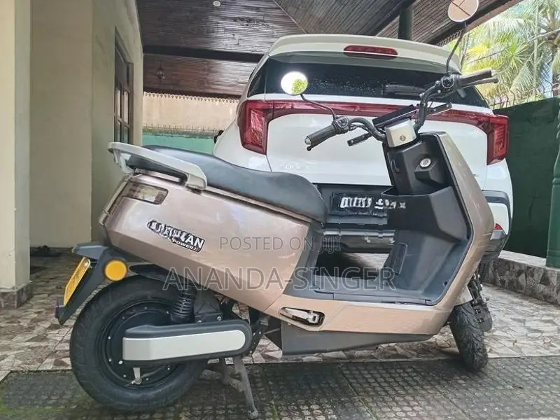 Yadea Epoc 2022