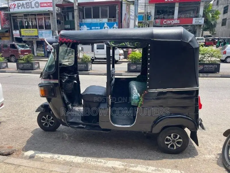 Bajaj RE 2010