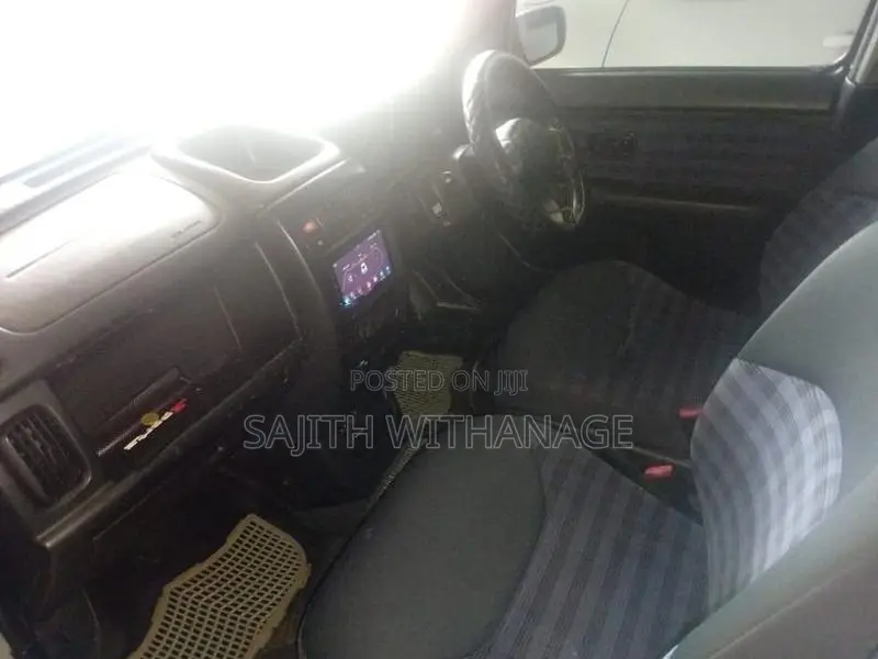 Nissan Cube 2000