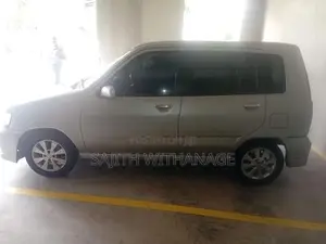 Nissan Cube 2000