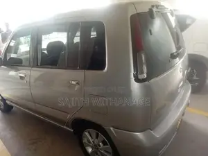 Nissan Cube 2000