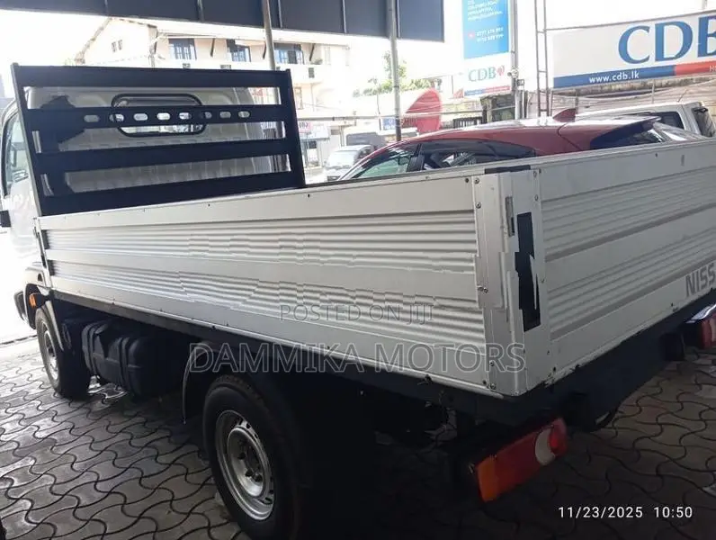 Nissan Cabstar 2007