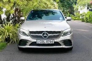 Mercedes Benz C200 Premium Plus AMG 2019