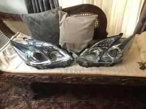 Prius 30 Headlights Single with Double Scoop