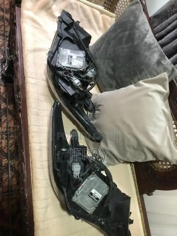 Prius 30 Headlights Single with Double Scoop