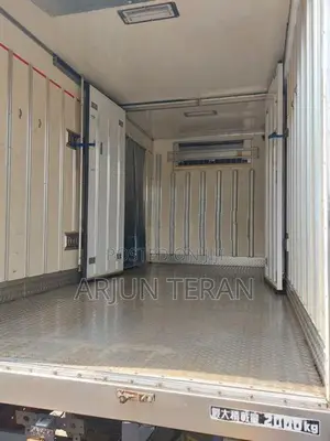 Isuzu Elf Freezer Truck 2013