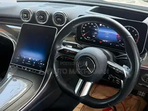 Mercedes Benz C200 AMG Line Premium+ 2023
