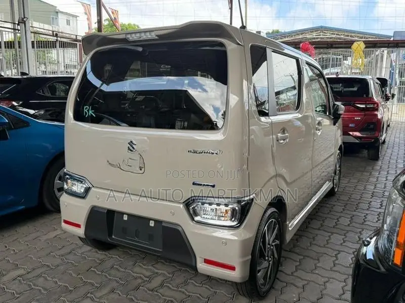 Suzuki Wagon R Custom Z 2025