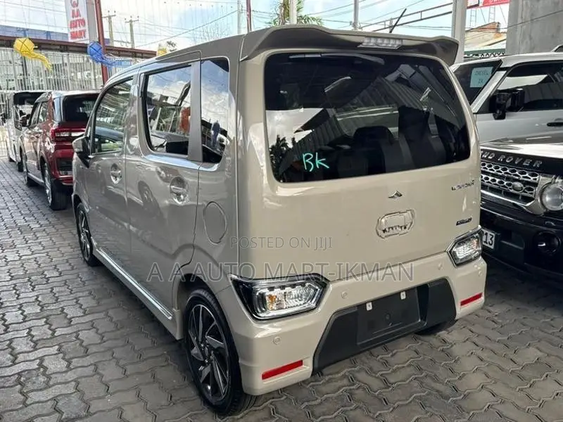 Suzuki Wagon R Custom Z 2025