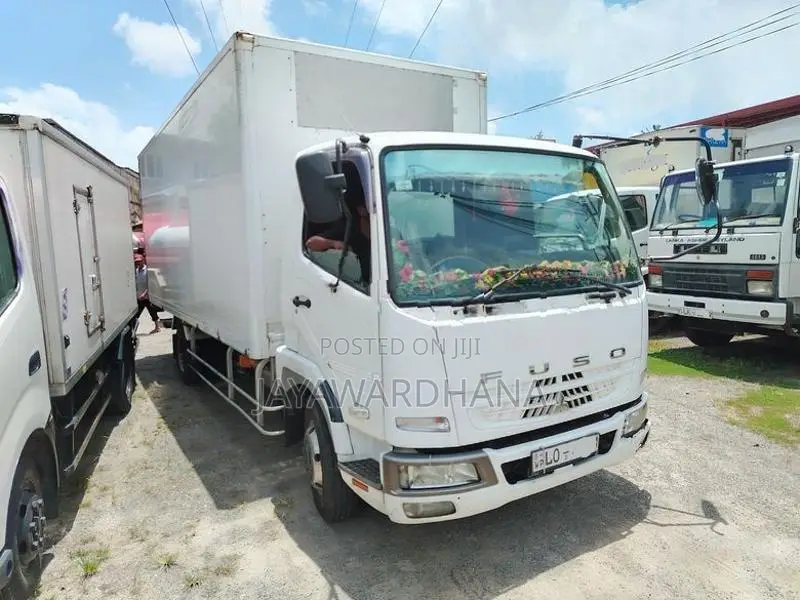 Mitsubishi Fuso FIGHTER 4M50 LO 20FT 2011