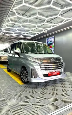 Toyota Roomy Custom G 2025