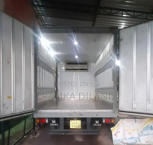 Isuzu Elf Freezer Truck 2003