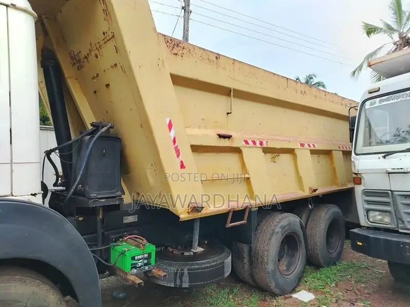 Tata LPT 2516 TIPPER 10 WHEEL 2010