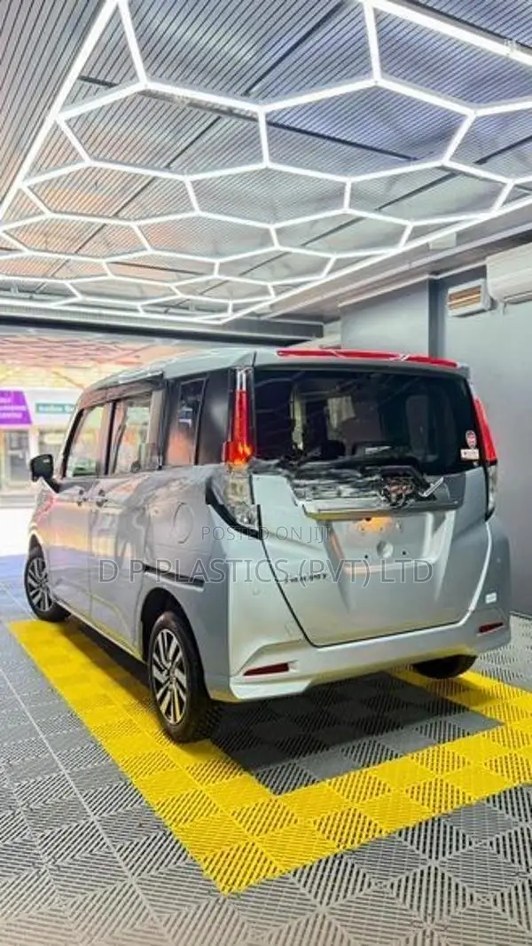 Toyota Roomy Custom G 2025