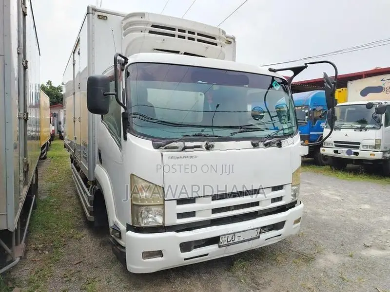 Isuzu Forward FSR90 FREEZER 21FT 2011