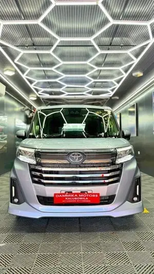 Toyota Roomy Custom G 2025