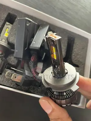LED headlight bulbs H4 H11 9005