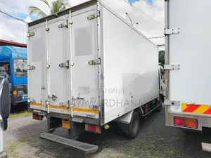 Isuzu Elf NPR 14.5ft FREEZER 2013