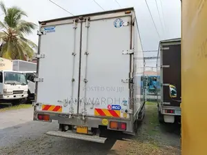 Isuzu Forward FSR90 FREEZER 21FT 2011