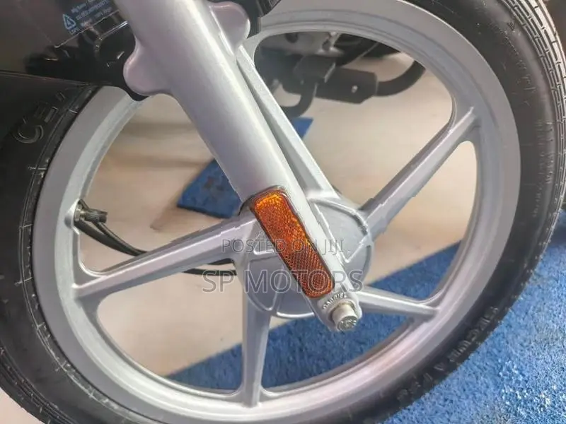 Bajaj CT100 CT100ES 2026